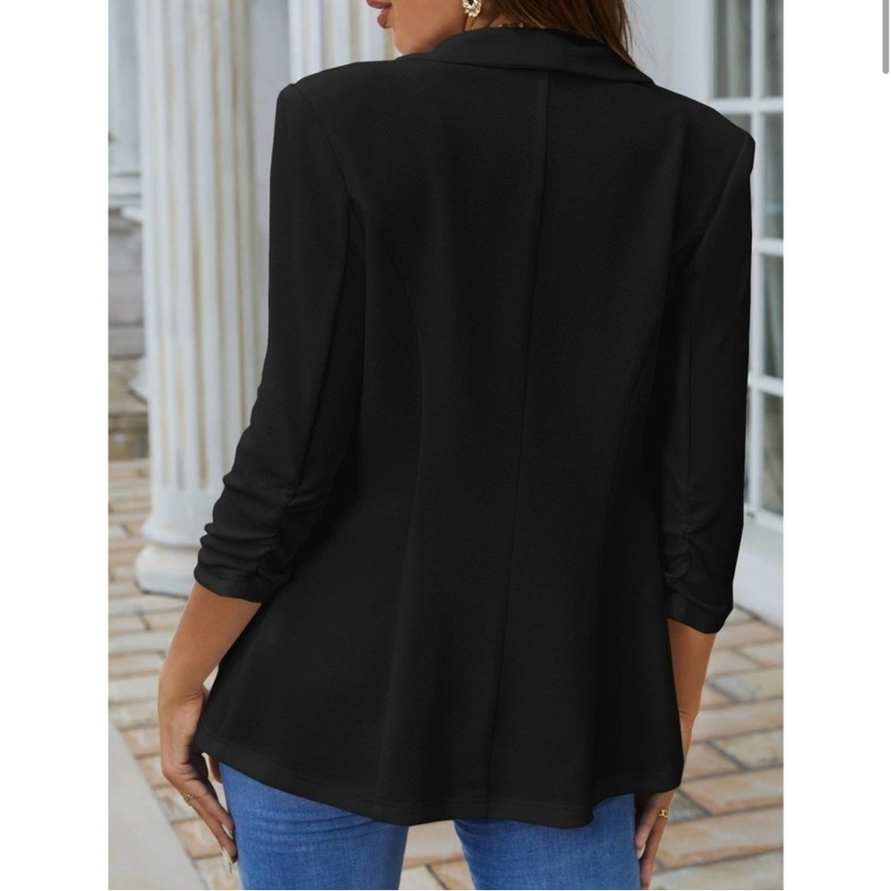 NWT. Minimalist Black One Button 3/4 Ruched Sleeve Blazer - Picture 3 of 4